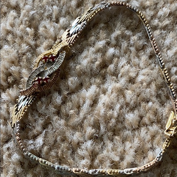 Nice bracket - Picture 1 of 3